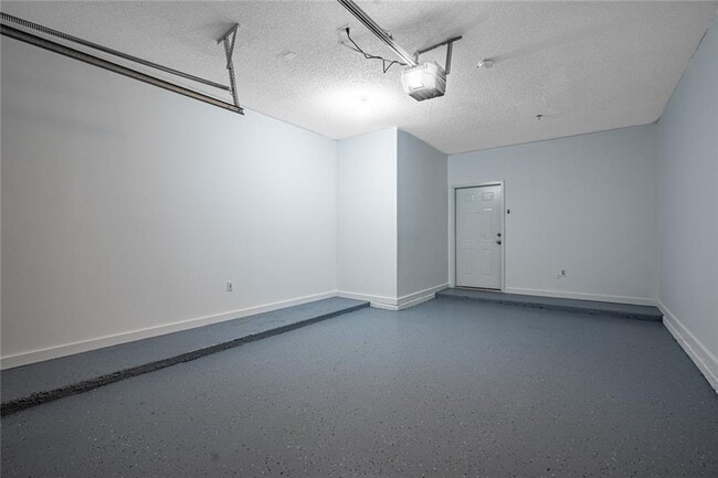 Building Photo - 303 Spring Heights Ln