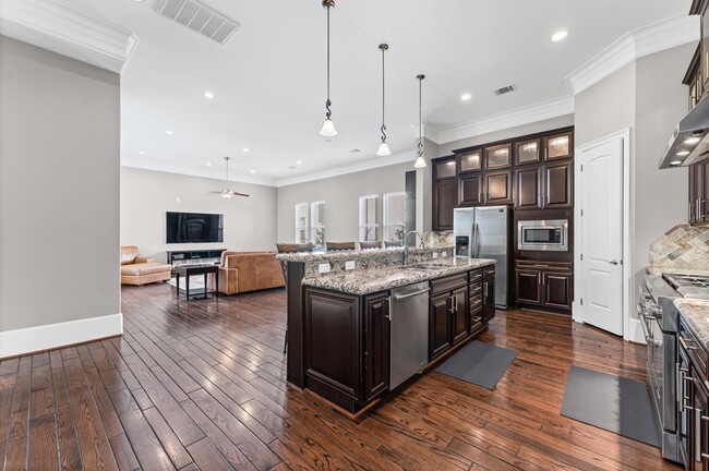 Building Photo - 1306 Hawthorne St