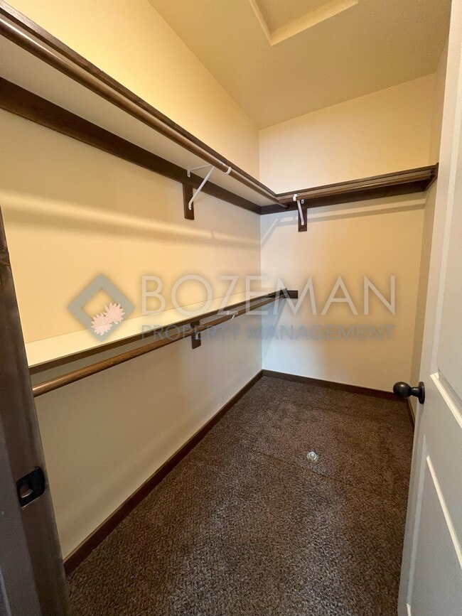 Building Photo - 2605 Meriwether Dr S