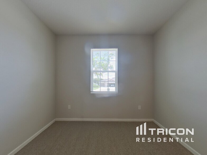 Building Photo - 31767 Broadwater Ave