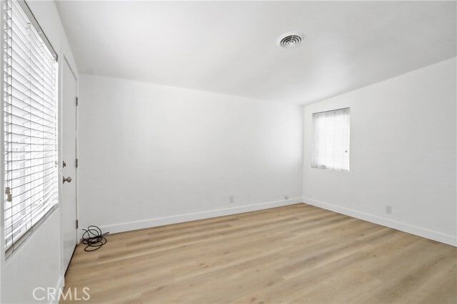 Building Photo - 2212 S Isabella Ave