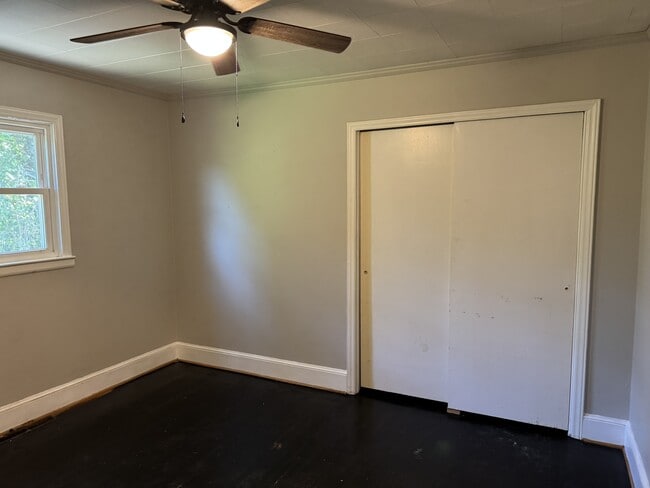 Building Photo - 522 Pine Ave