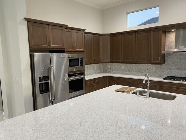 Building Photo - 4685 Estates Cir