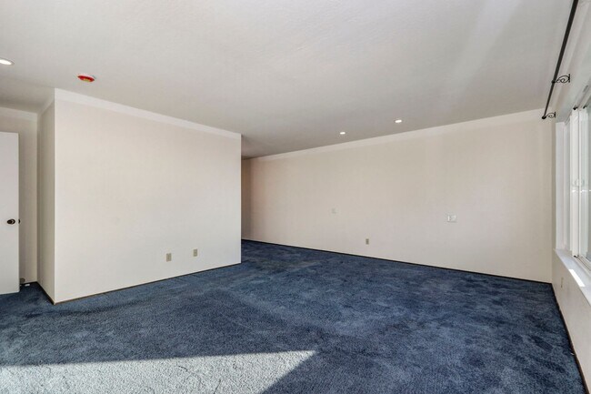 Building Photo - 1645 15th Ave