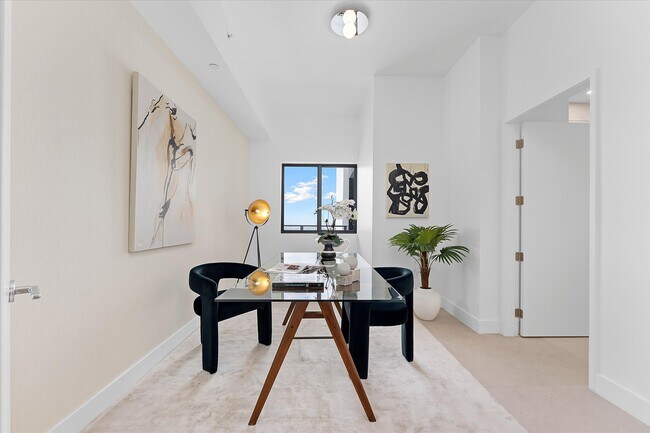 Building Photo - 700 NE 24th St