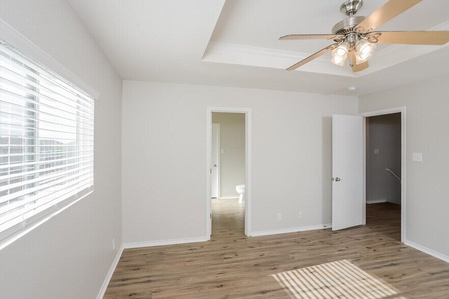 Building Photo - 207 Cedron Chase