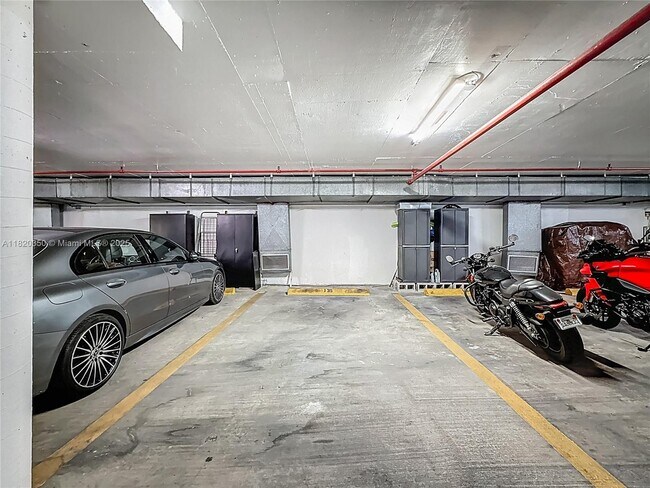 Building Photo - 911 E Ponce De Leon Blvd