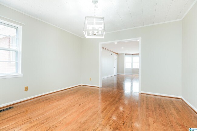 Building Photo - 501 21st Ave S