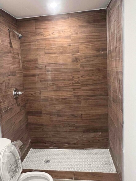 Building Photo - 2111 NW 60th Ave