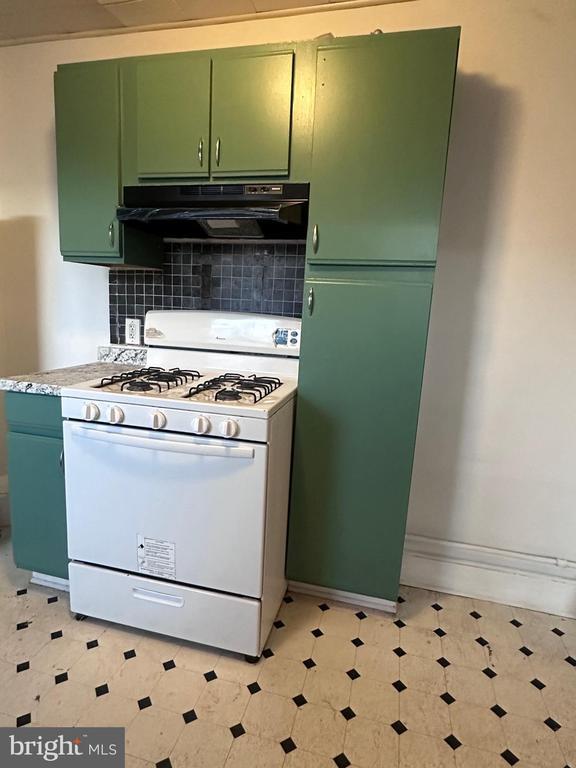 Building Photo - 17 E Walnut St