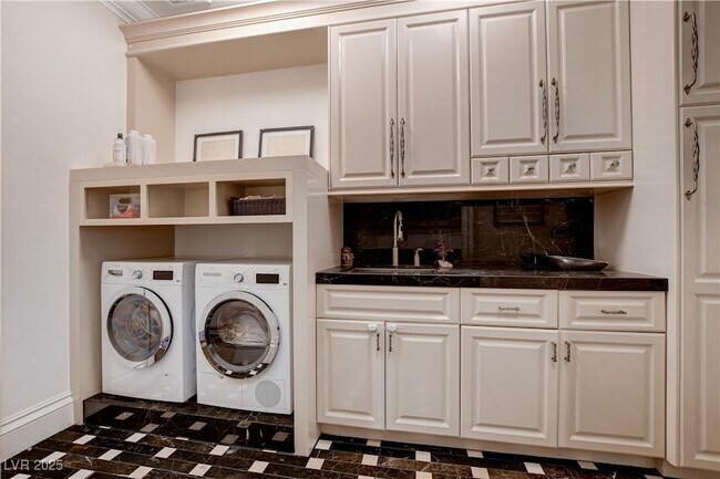 Building Photo - 11 Sable Ridge Ct