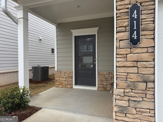 Building Photo - 414 Perth Dr