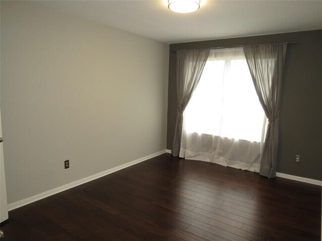 Building Photo - 4008 Sable Oaks Dr