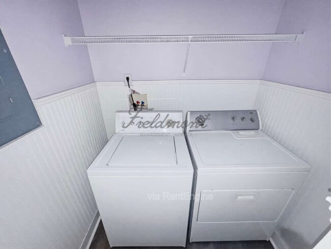 Building Photo - 107 Pelham Square Way