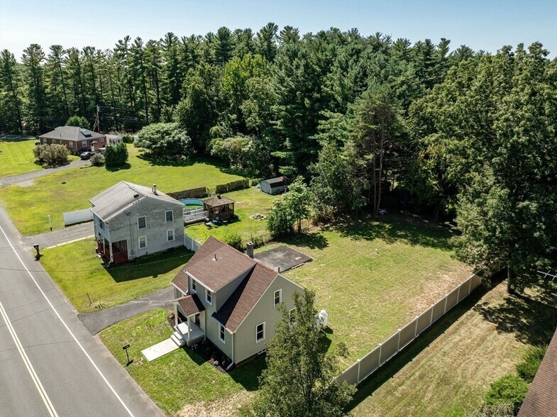 Building Photo - 227 Old County Rd