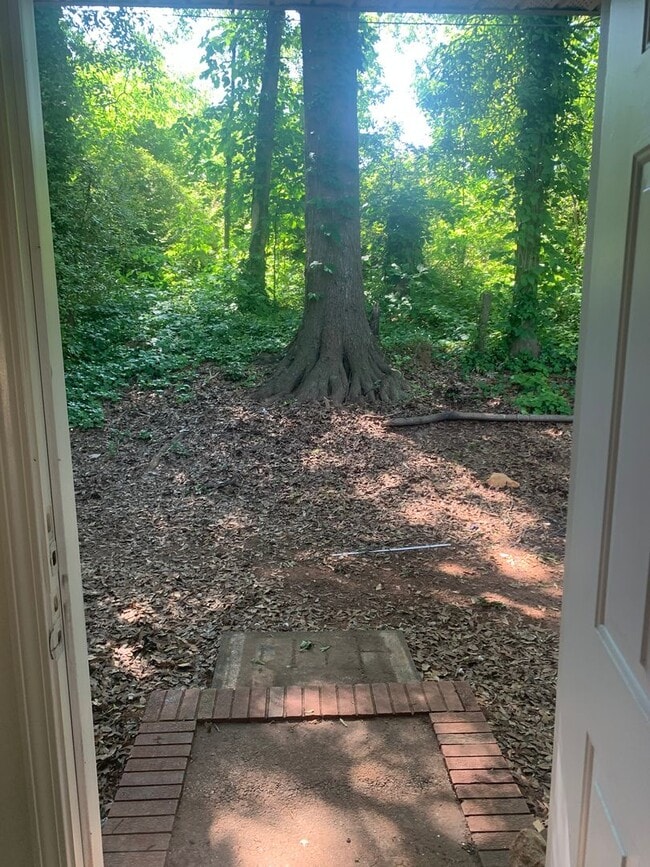 Building Photo - 3 Bed 1 Bath Home Available Fall 2026!