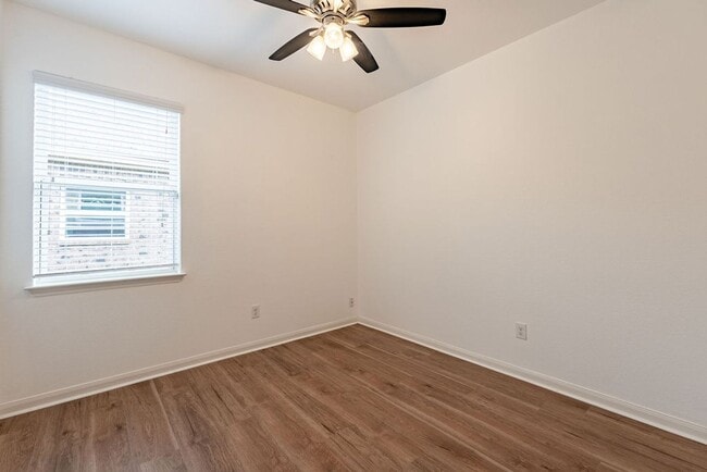 Building Photo - Beautiful 3 bedroom, 2 bathroom home in Manor!!!