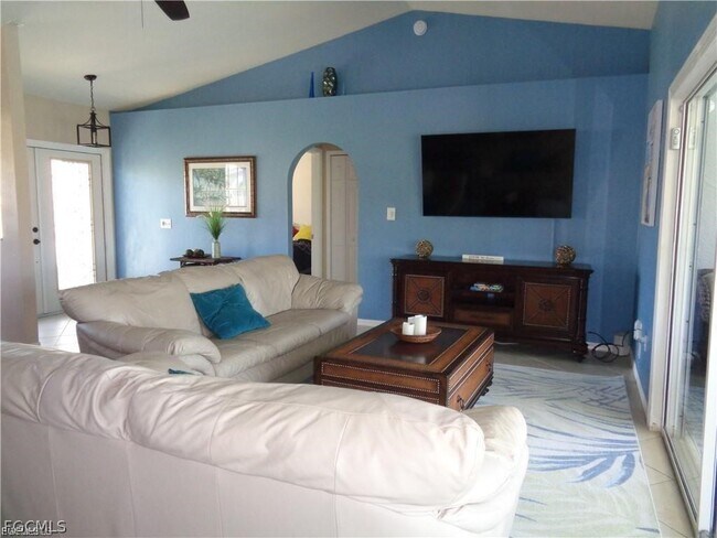 Building Photo - 2127 SW 52nd Ln