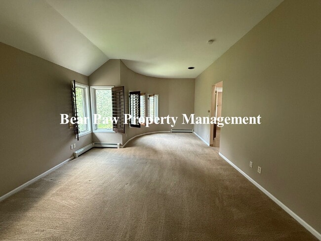 Building Photo - Beautiful Home in Riva Chase!