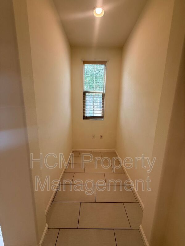 Building Photo - 412 El Paseo