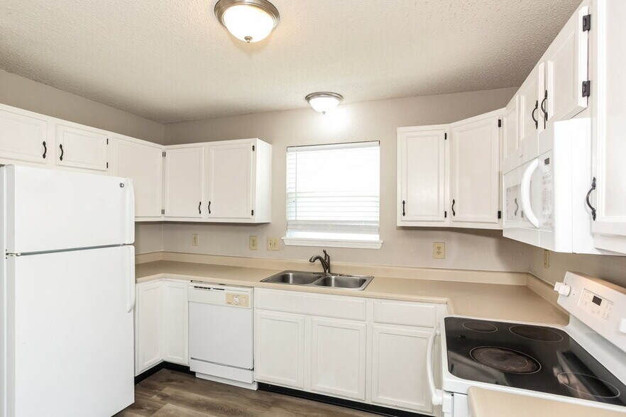 Building Photo - 8130 Amble Way