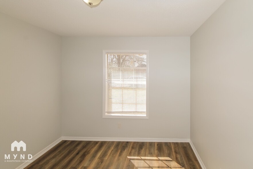 Building Photo - 6150 Devon Cir