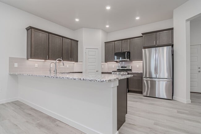 Building Photo - 2060 Acacia Ln