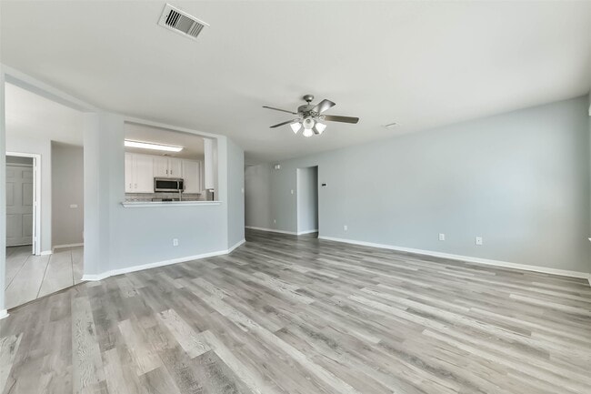 Building Photo - 1217 Quarterhorse Dr