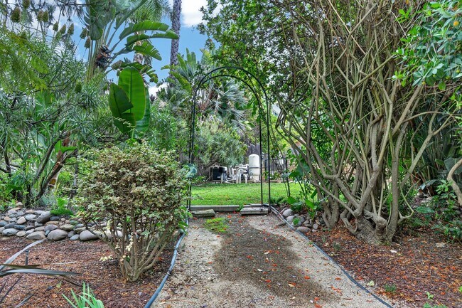 Building Photo - 13660 Acorn Patch Ln