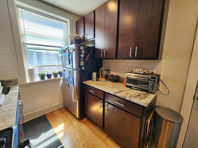 Building Photo - Spacious Updated 2 bed/1 bath in North Park