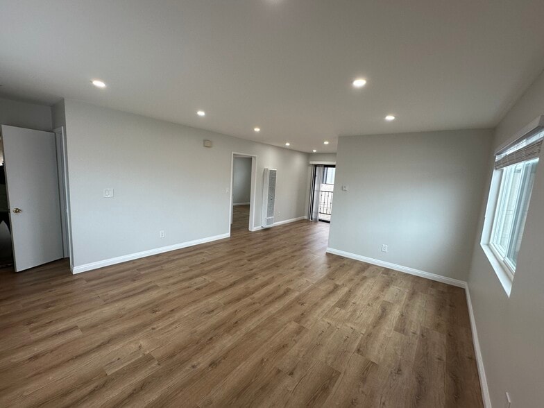 Building Photo - 1511 257th St