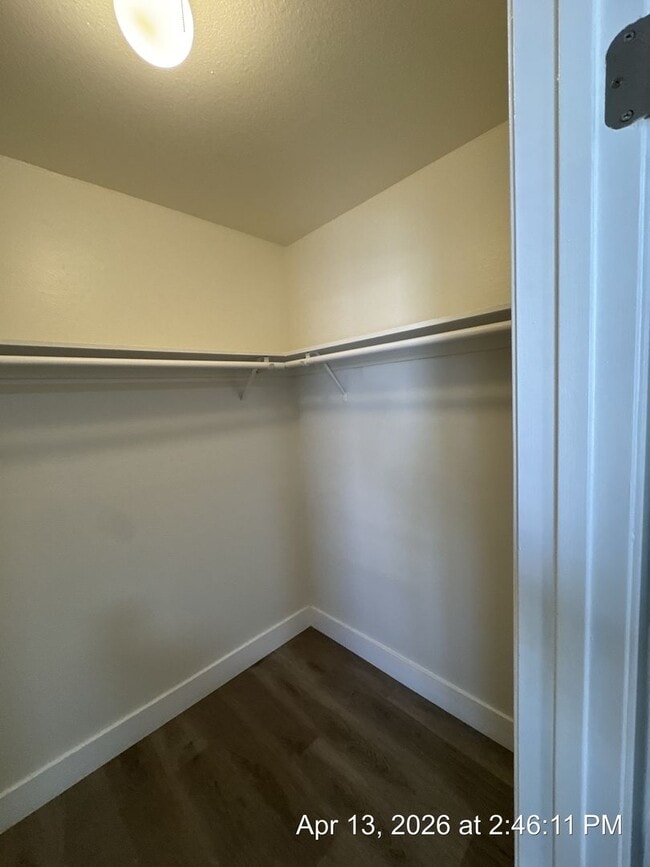 Building Photo - MOVE IN READY! 2 WEEKS OFF!! NO APP FEE! UPSTAIRS UNIT WITH BALCONY!