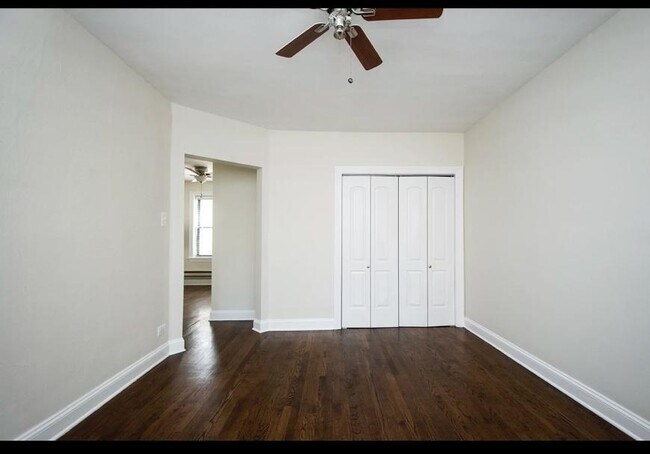 Building Photo - 1 bedroom in Chicago IL 60613