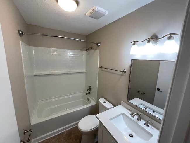 Building Photo - MURFREESBORO MAIN-LEVEL LIVING