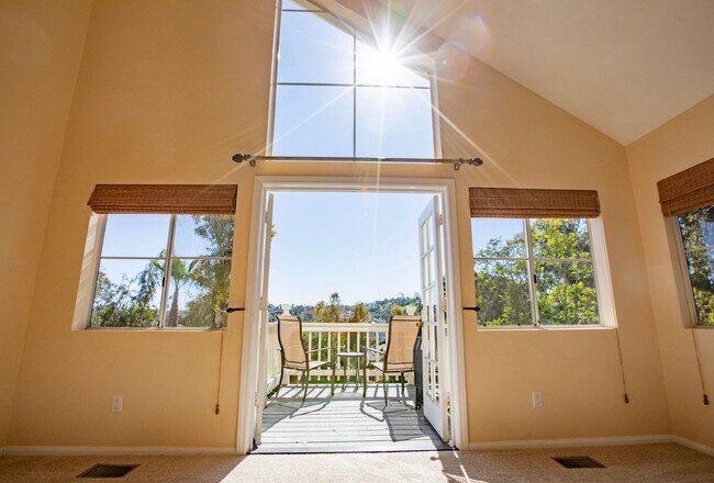 Building Photo - 3 Bedroom + Loft + Office Oceanside Home