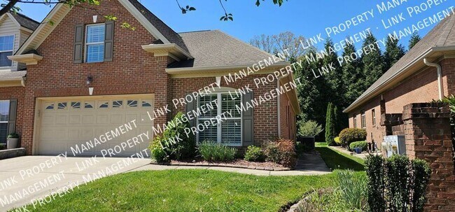 Building Photo - Beautiful large 1800 sf 3/2 for $2000 Townhome in Hixson with a garage and attic storage!