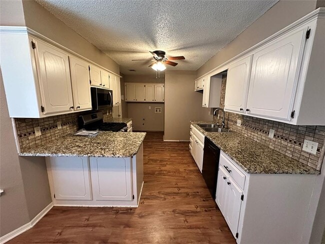 Building Photo - 2221 NE 8th St