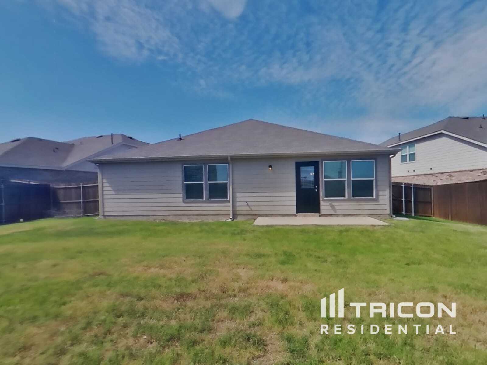 Building Photo - 1841 Acacia Dr