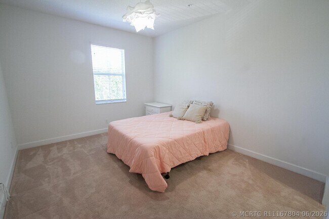 Building Photo - 23045 Clear Echo Dr