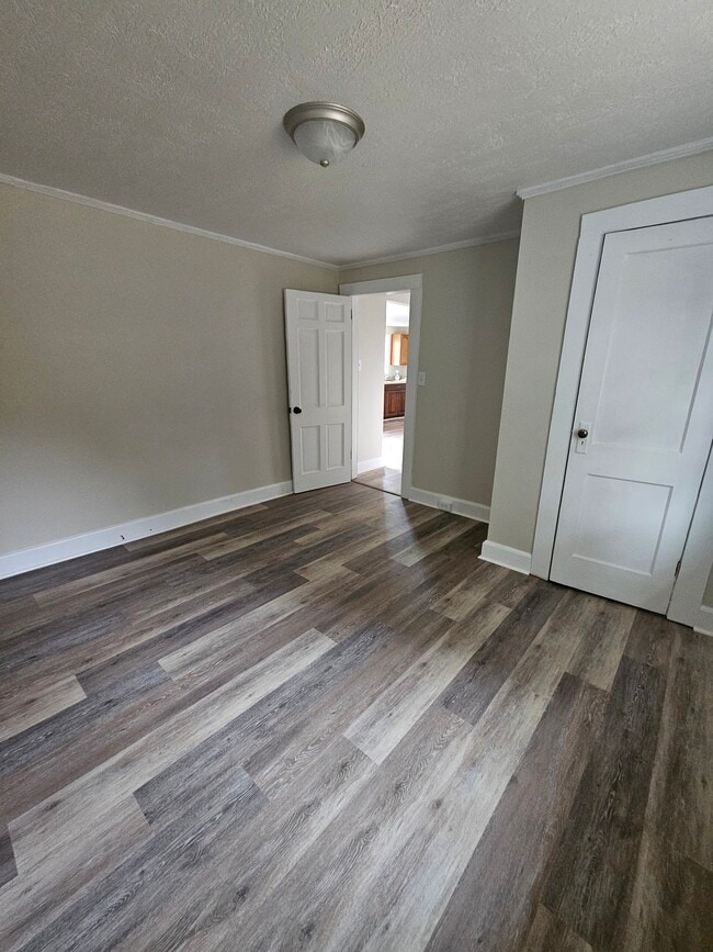 Building Photo - 1343 E Duval St