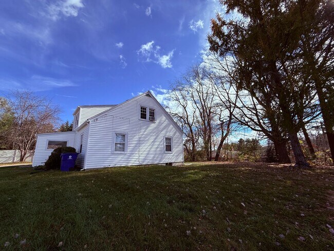 Building Photo - 1617 Kennedy Ave