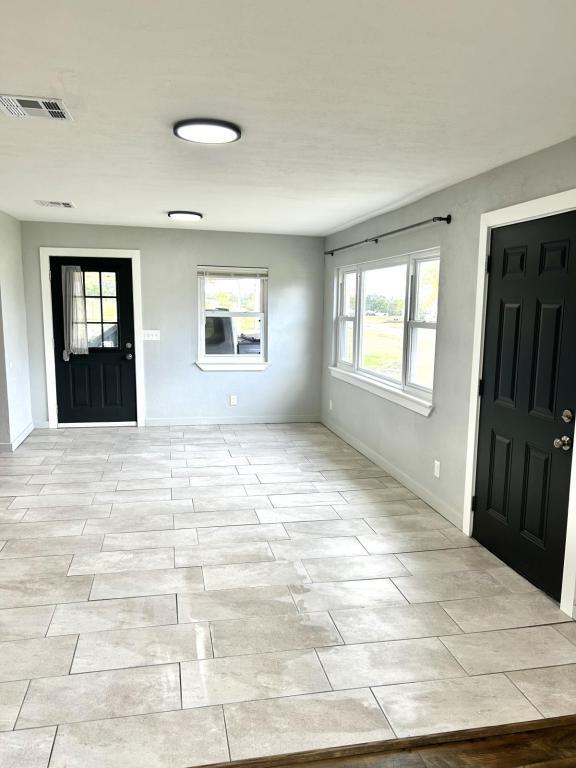 Building Photo - 3007 E Corona St