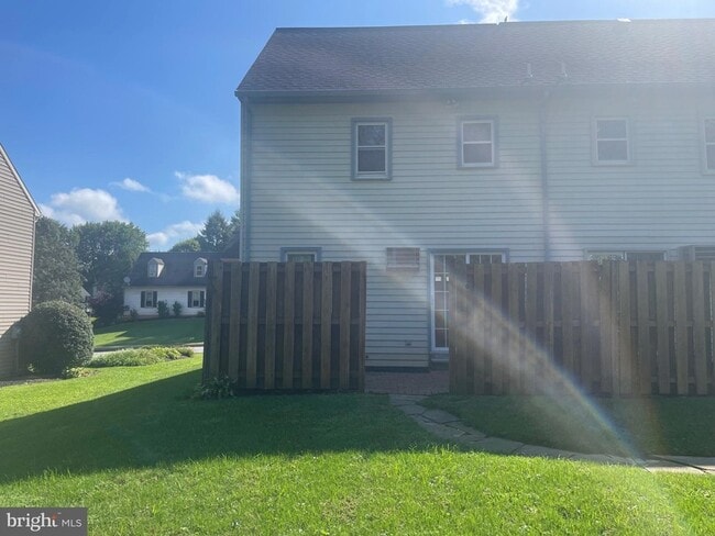 Building Photo - 209 Cross Keys Dr