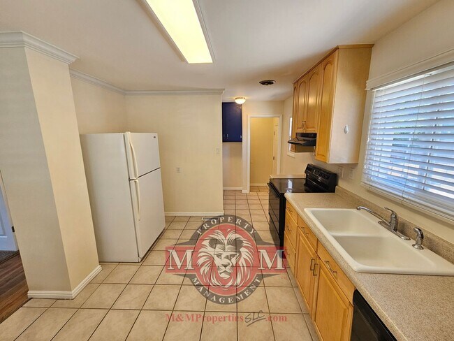 Building Photo - Great 4 Bd 2 Bath Home in Sandy