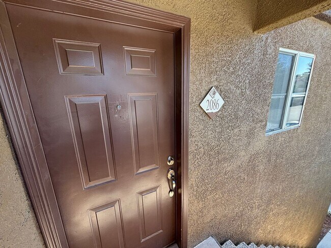 Building Photo - Gorgeous 2bed/2 bath condo in Southwest!