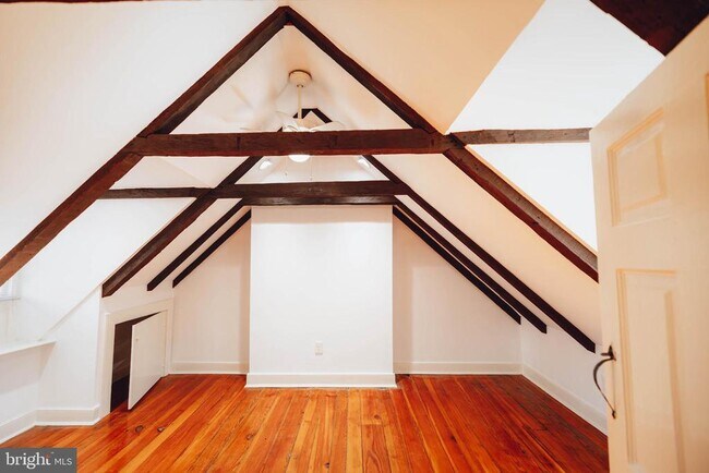 Building Photo - 407 N Washington St