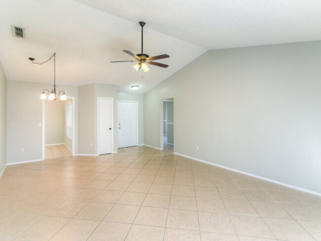 Building Photo - 3071 Bloomsbury Dr