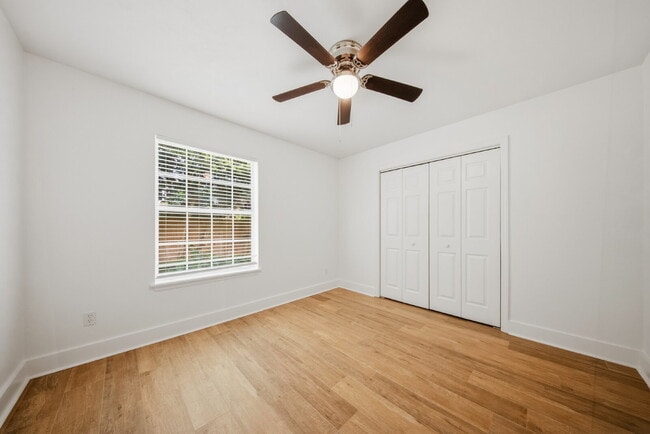 Building Photo - Beautifully Renovated 3BR/2BA Home with Fireplace, Fenced Yard & Garage in Timber Lake!