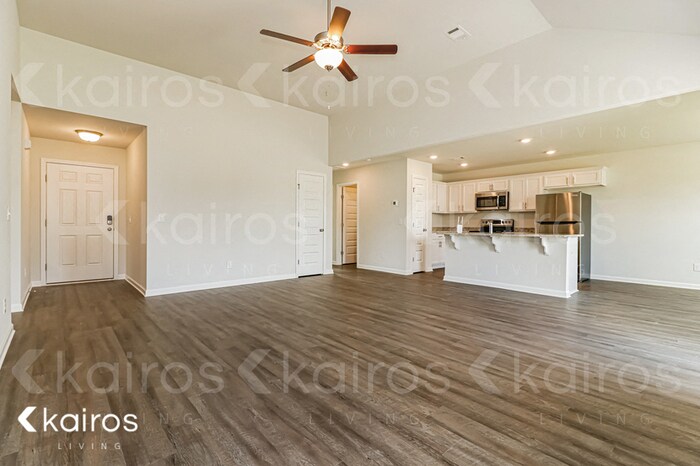 Building Photo - 105 Paper Birch Dr