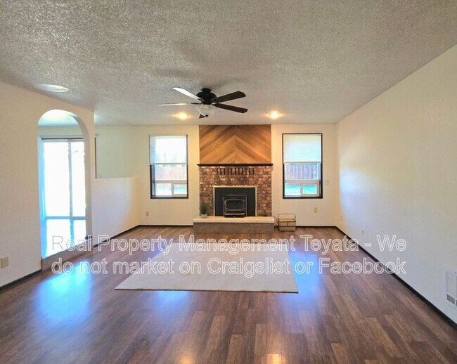 Building Photo - Hillspring Rd (1453)